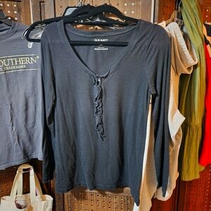 5/20 New Old Navy Long Sleeve Tee large